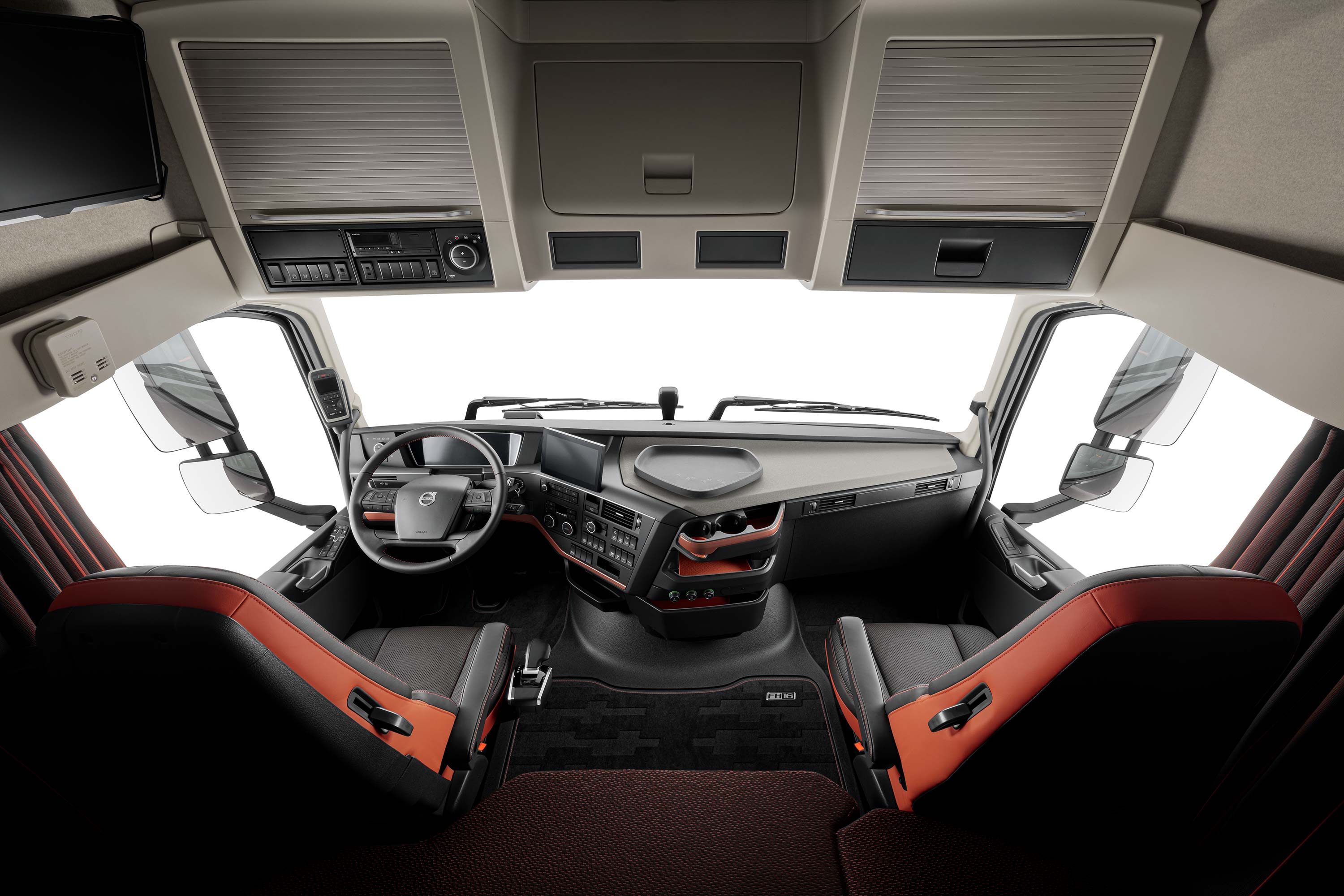 Volvo FH16 нуди уникатен изглед и многу простор.